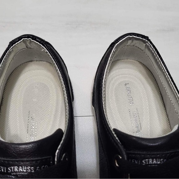 Levi’s Strauss & Co. Black Leather Men’s Causal Sneaker Shoe - Picture 9 of 11